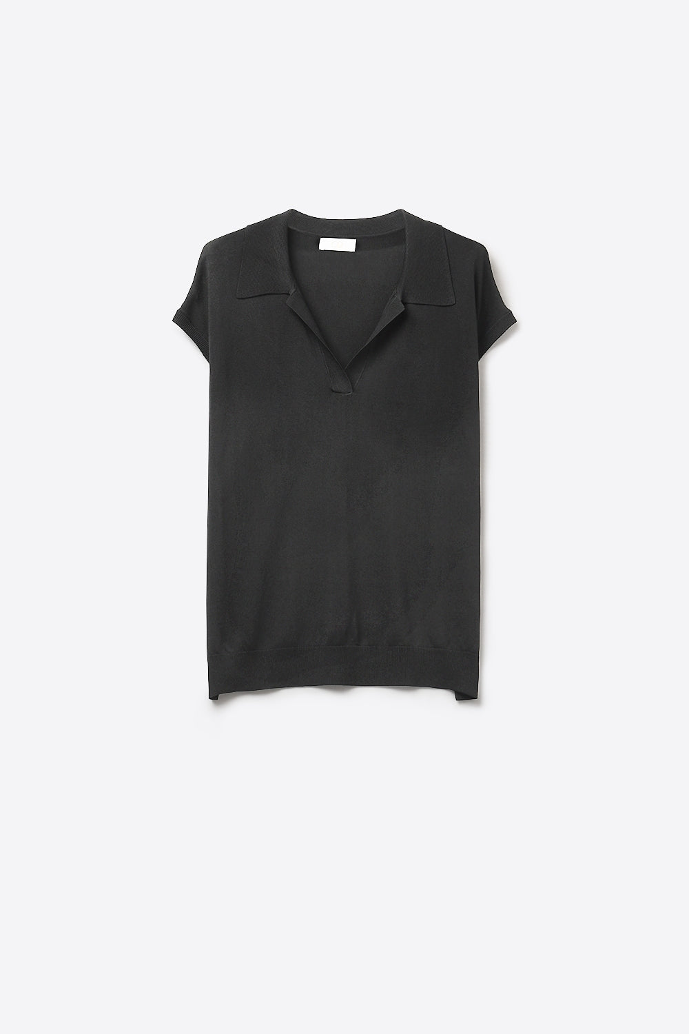 polo de malha fina com mangas curtas em preto