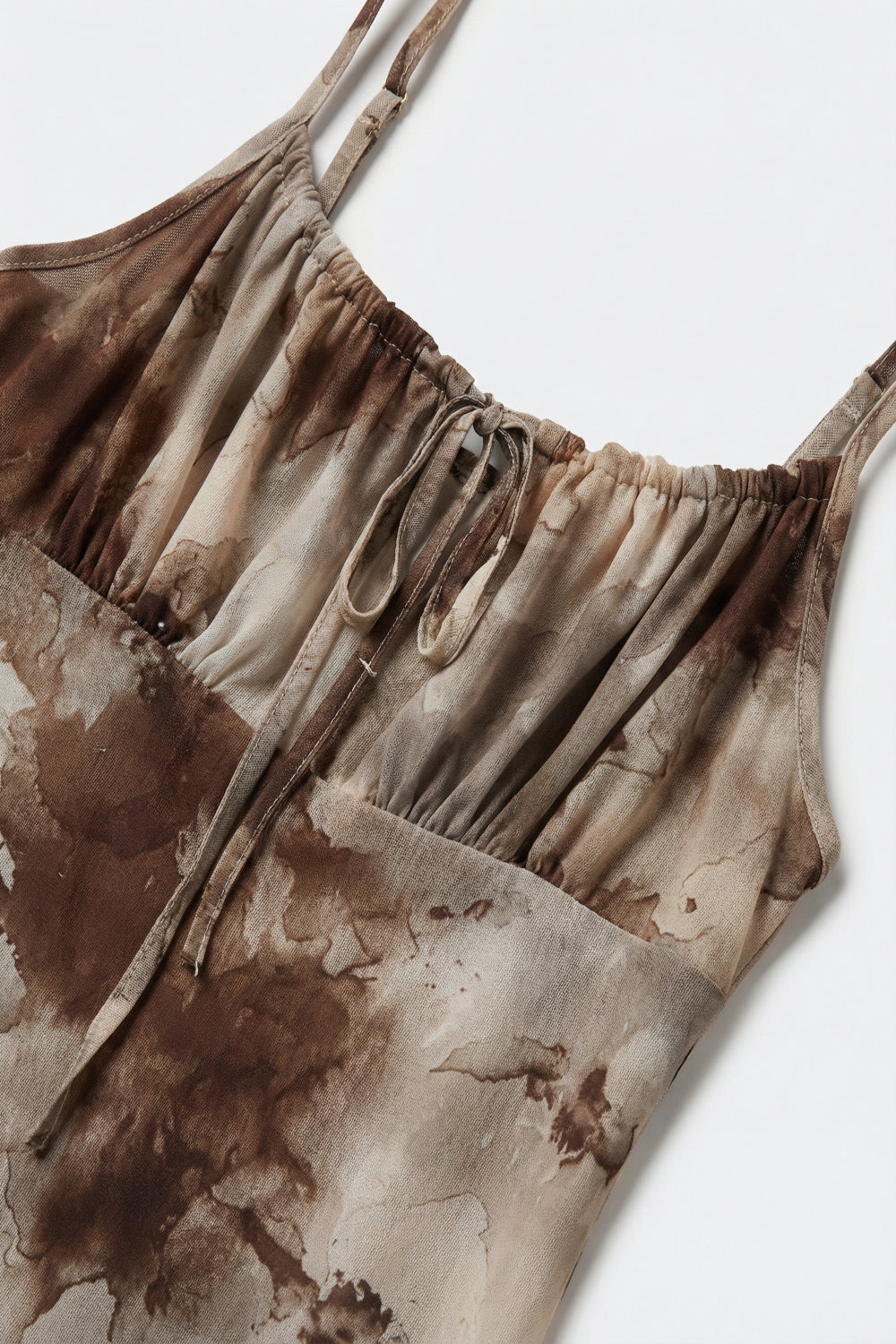Vestido Maxi Slip Tie-Dye Marrom com Alças Ajustáveis