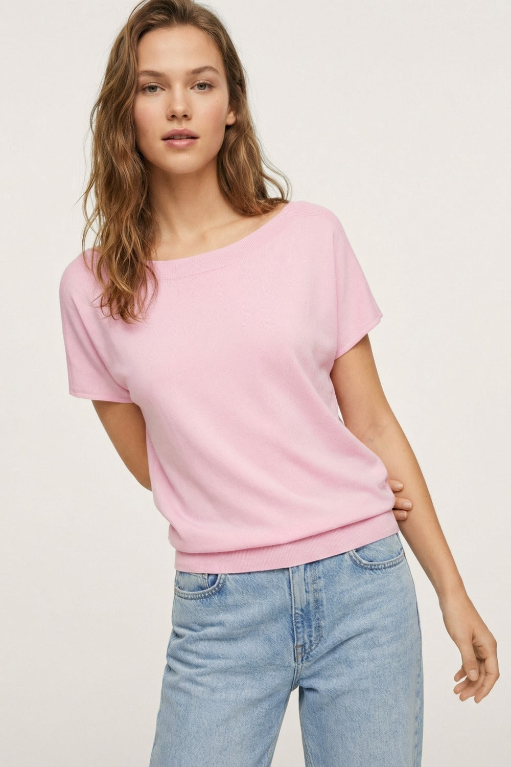 Camisola descontraída com gola redonda rosa bebé e mangas descaídas