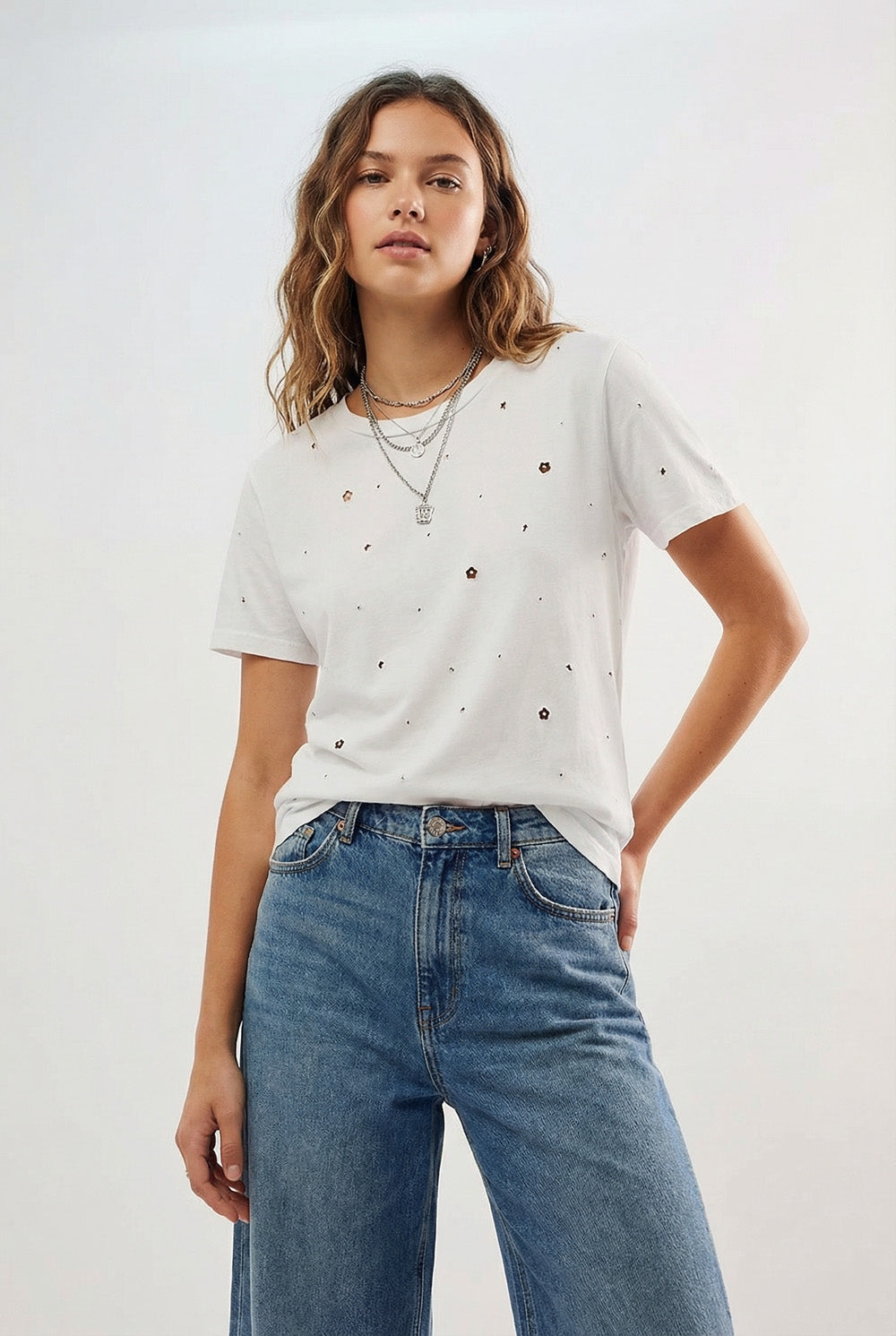 T-Shirt branca de algodão com pormenores de strass