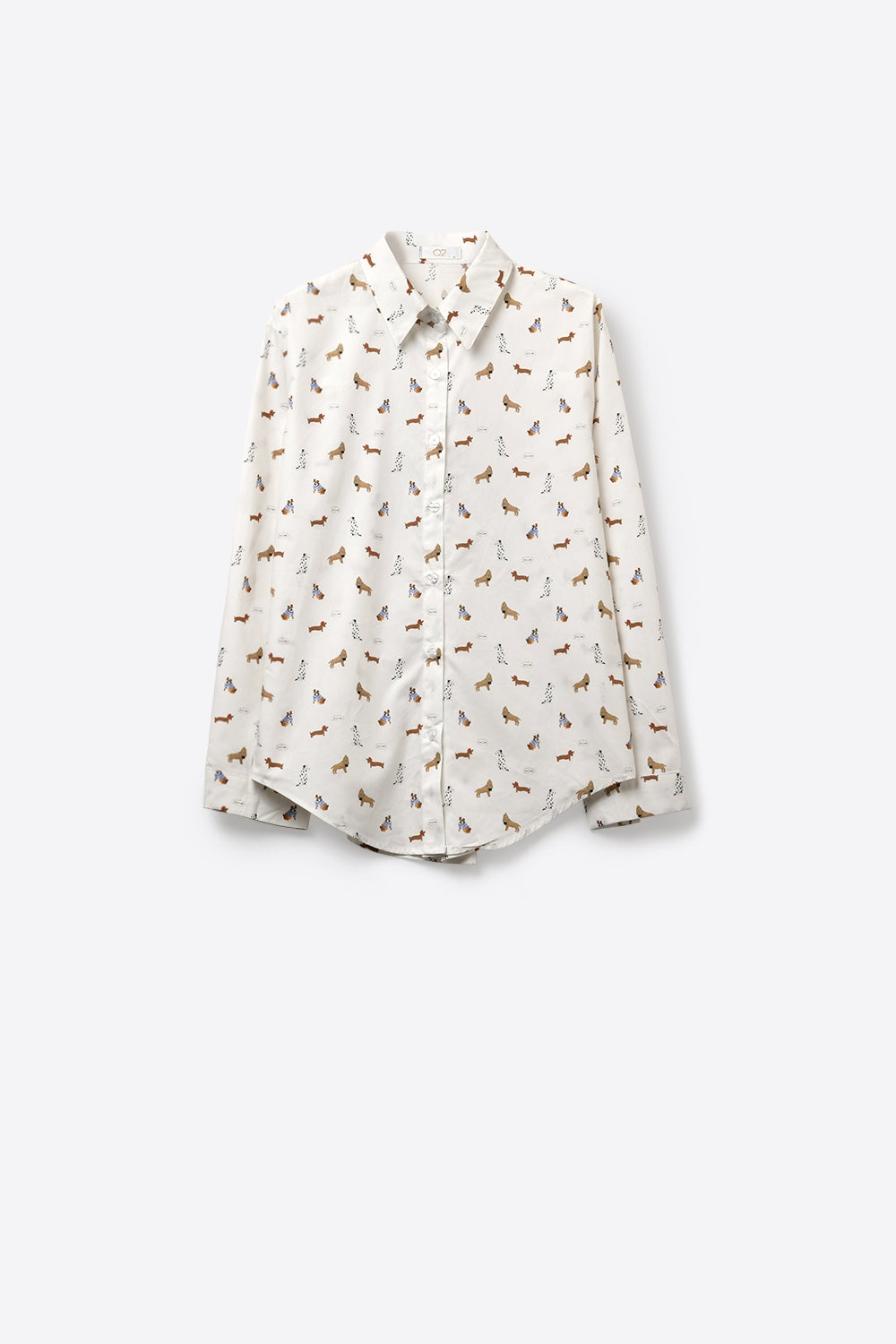 Camisa branca com botões e padrão de cão estampado