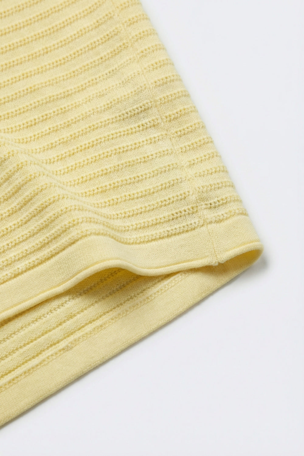 Top amarelo de malha canelada leve e de ajuste descontraído