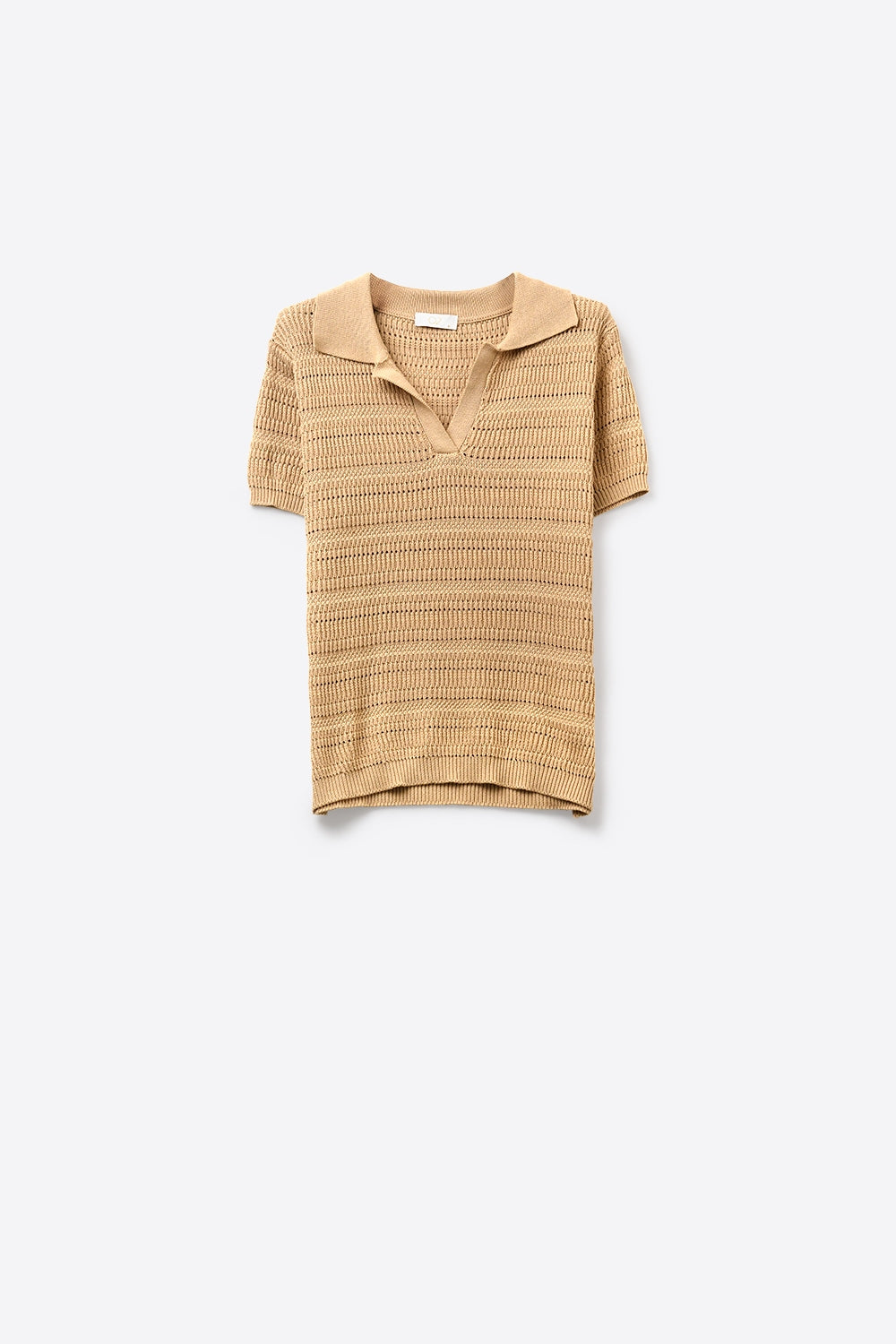 Polo de Malha Texturizada em Camelo com Gola em V