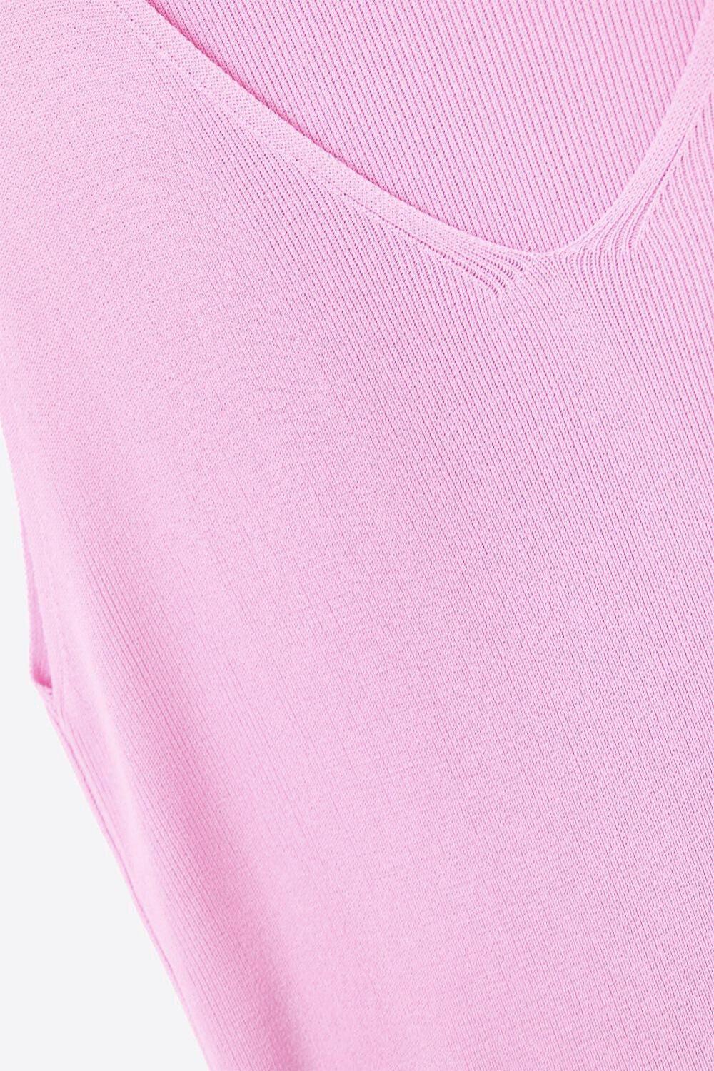 top rosa de malha fina sem mangas com decote em V