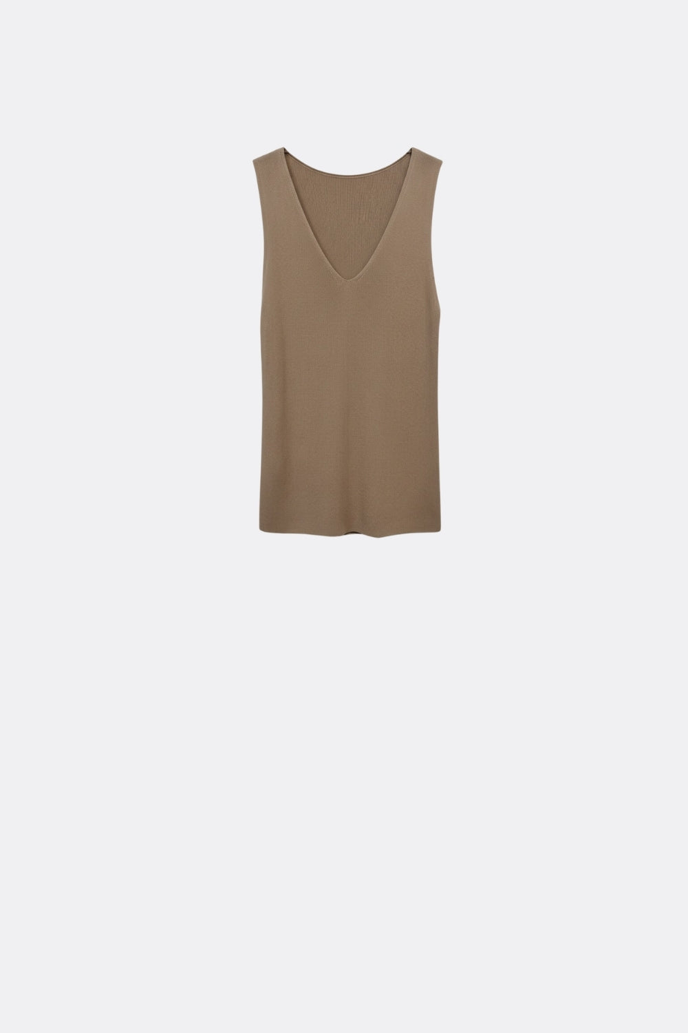 Camisa de malha fina sem mangas na cor camelo com decote em V