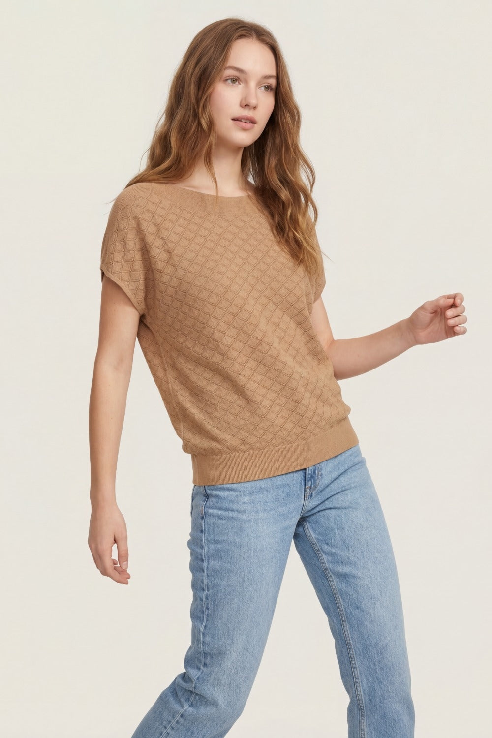 Camisola de Malha de Manga Curta em Camelo com Padrão Texturizado