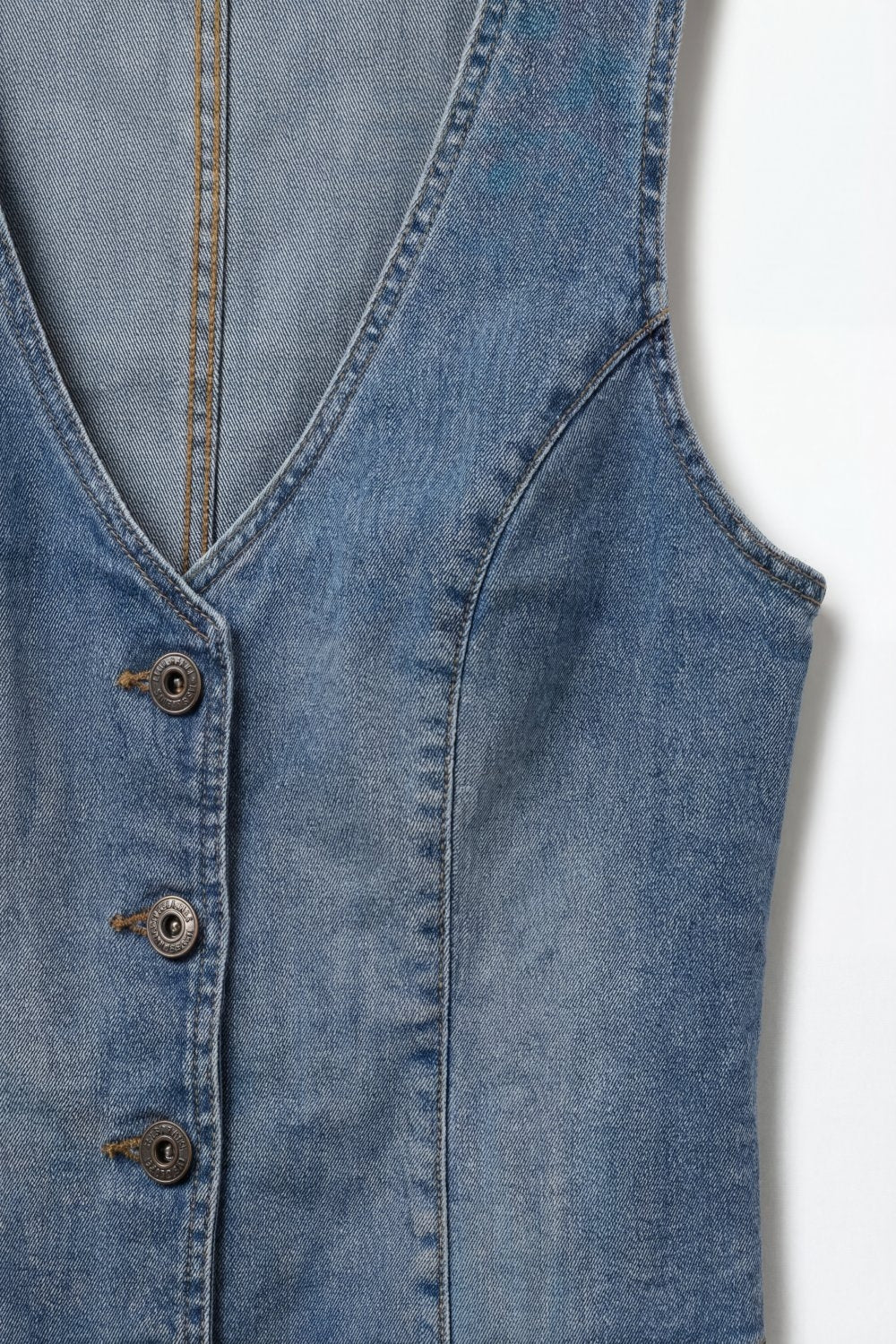 Colete Jeans Azul Claro com Decote em V Profundo