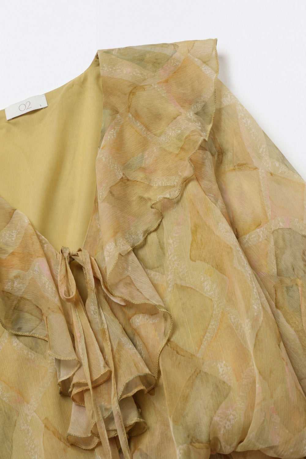 Blusa Transparente com Detalhe de Babado Mostarda e Amarração Frontal