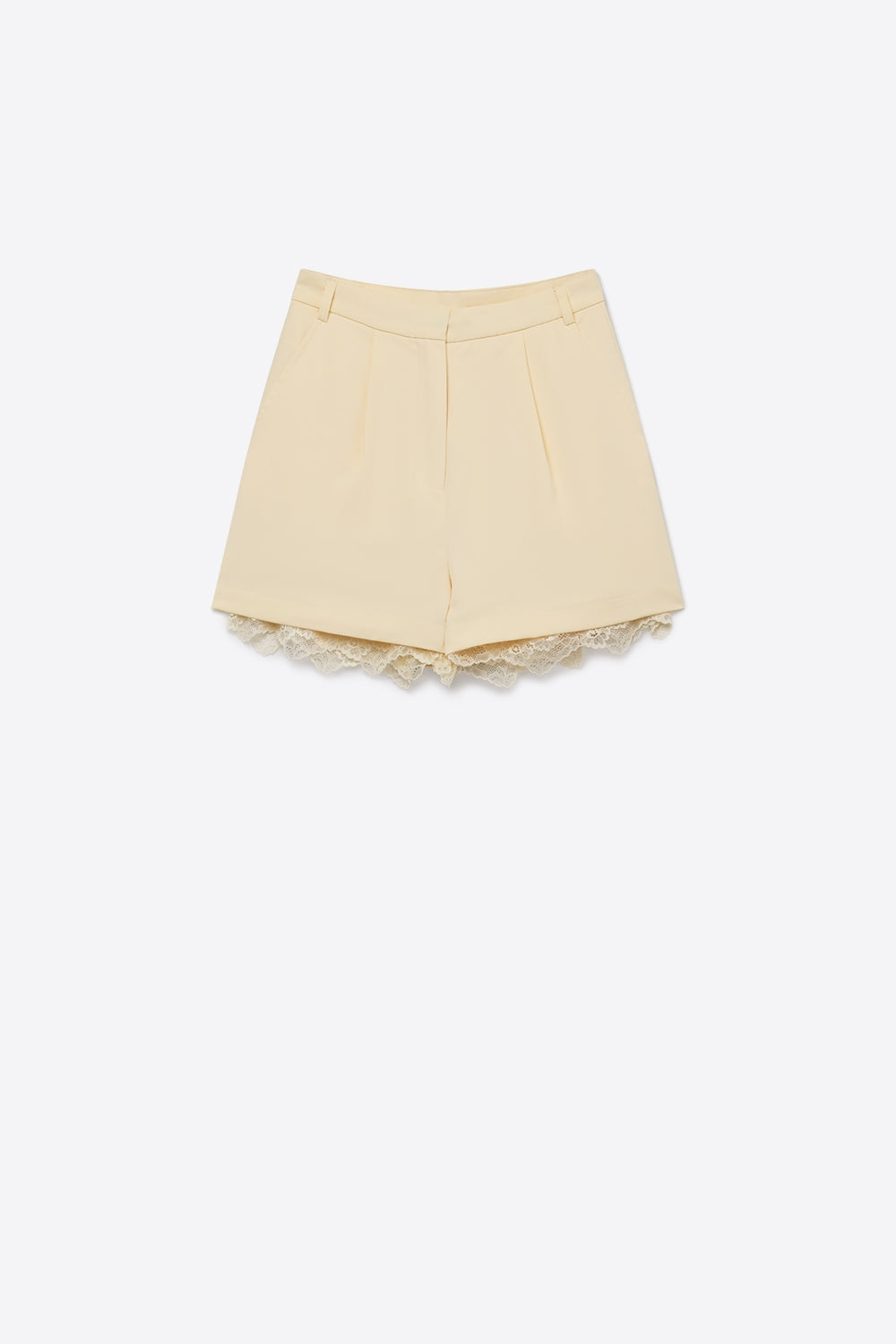 shorts amarelos amanteigados com detalhes de renda