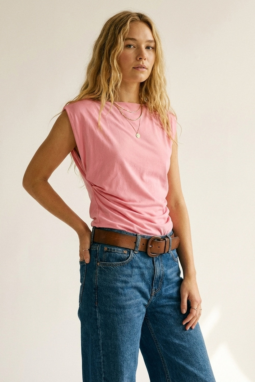 Top assimétrico sem mangas drapeado cor-de-rosa para mulher