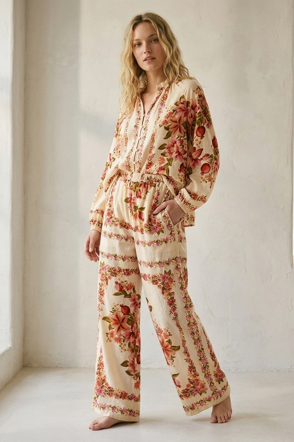 Calças largas Maxi com estampa floral em bege