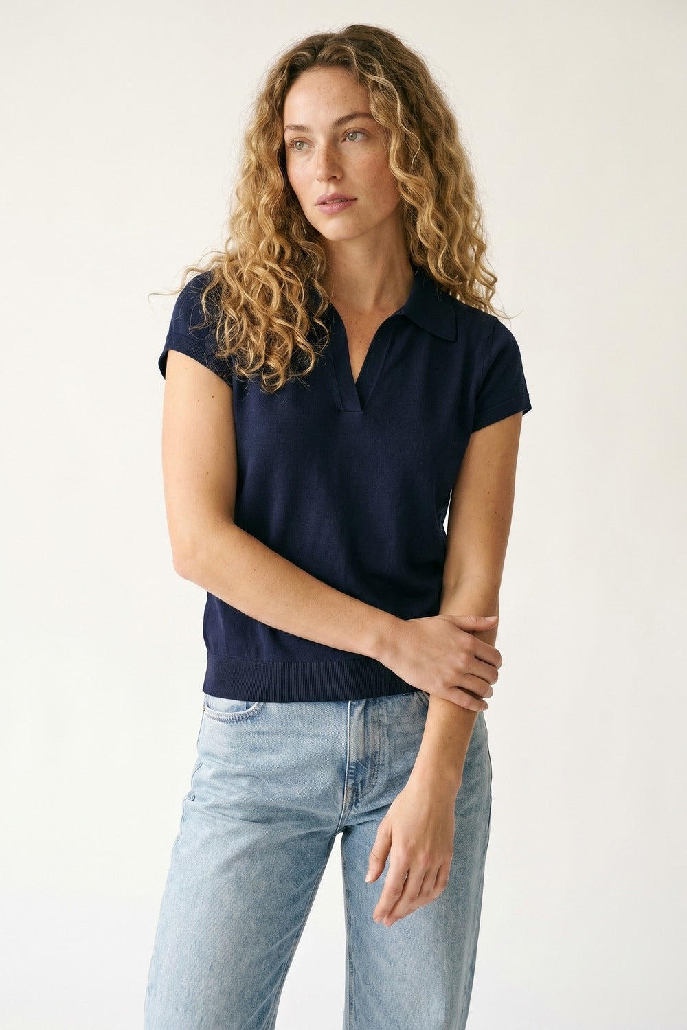 Polo de Malha Fina com Manga Curta em Azul Marinho