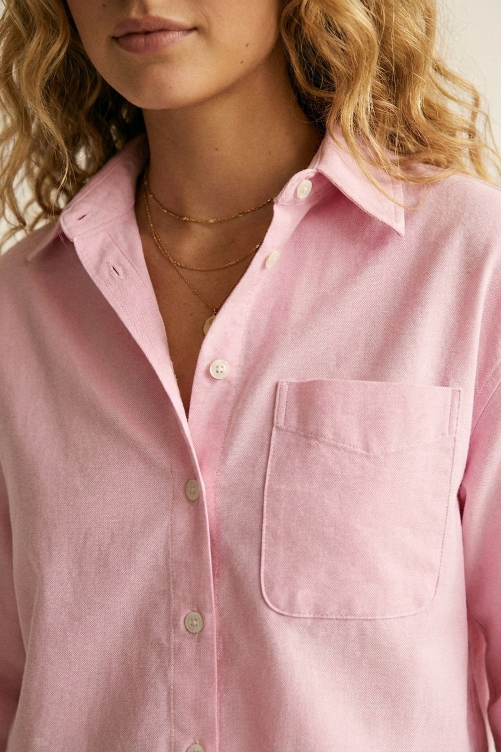 Camisa Cropped Rosa com Botões e Gola