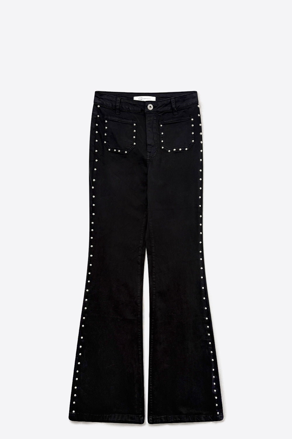 Jeans Pretos Flare com Tachas e Detalhe de Bolso Frontal