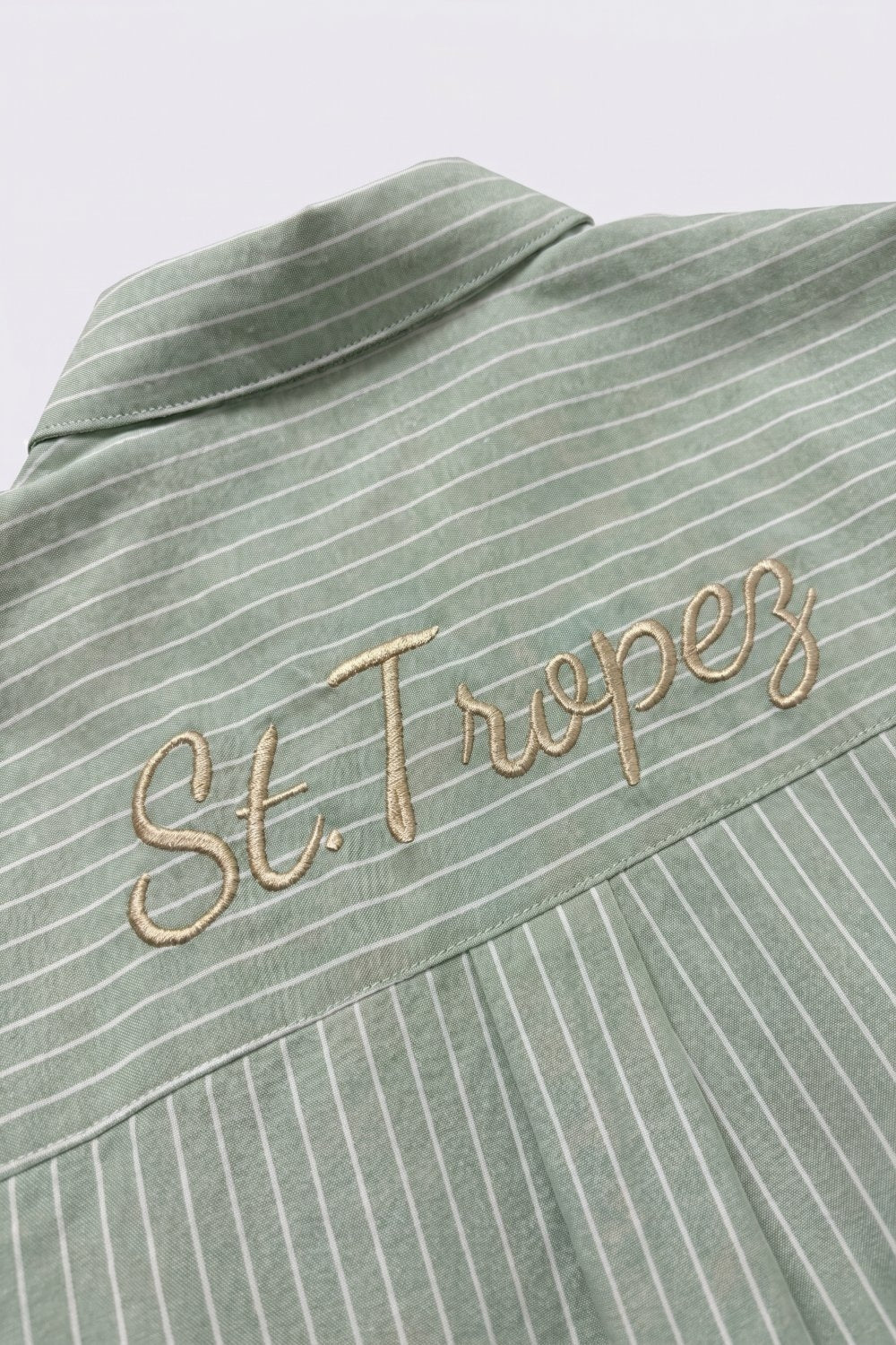 Camisa Listrada Verde Claro com logo bordado de St. Tropez