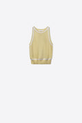 Top de malha sem mangas em amarelo manteiga com detalhes de linhas brancas