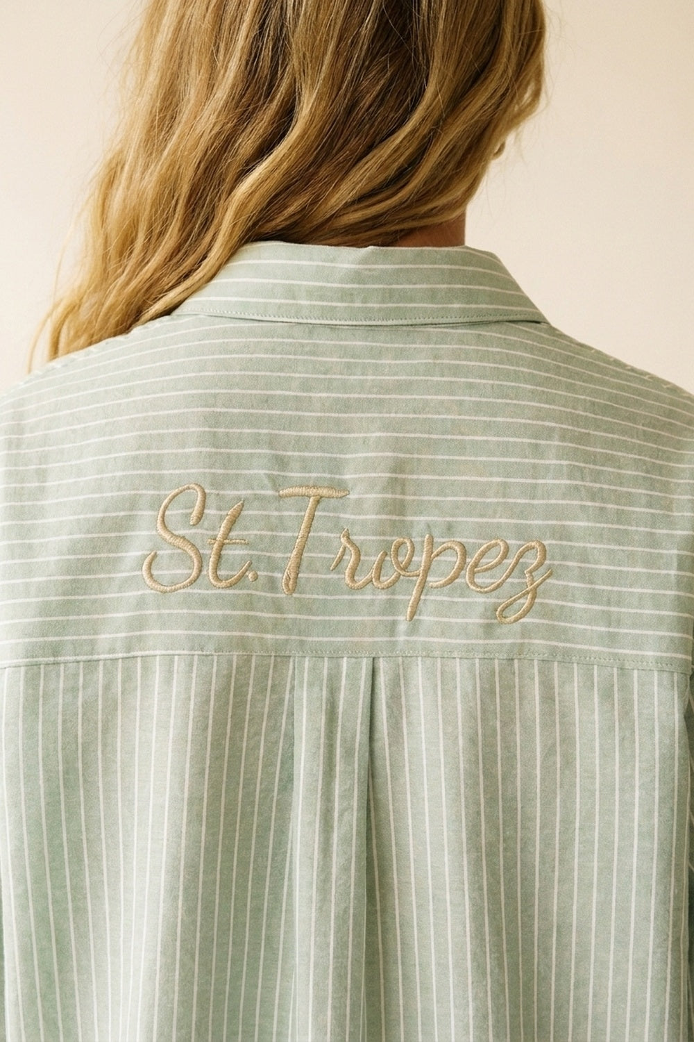 Camisa Listrada Verde Claro com logo bordado de St. Tropez