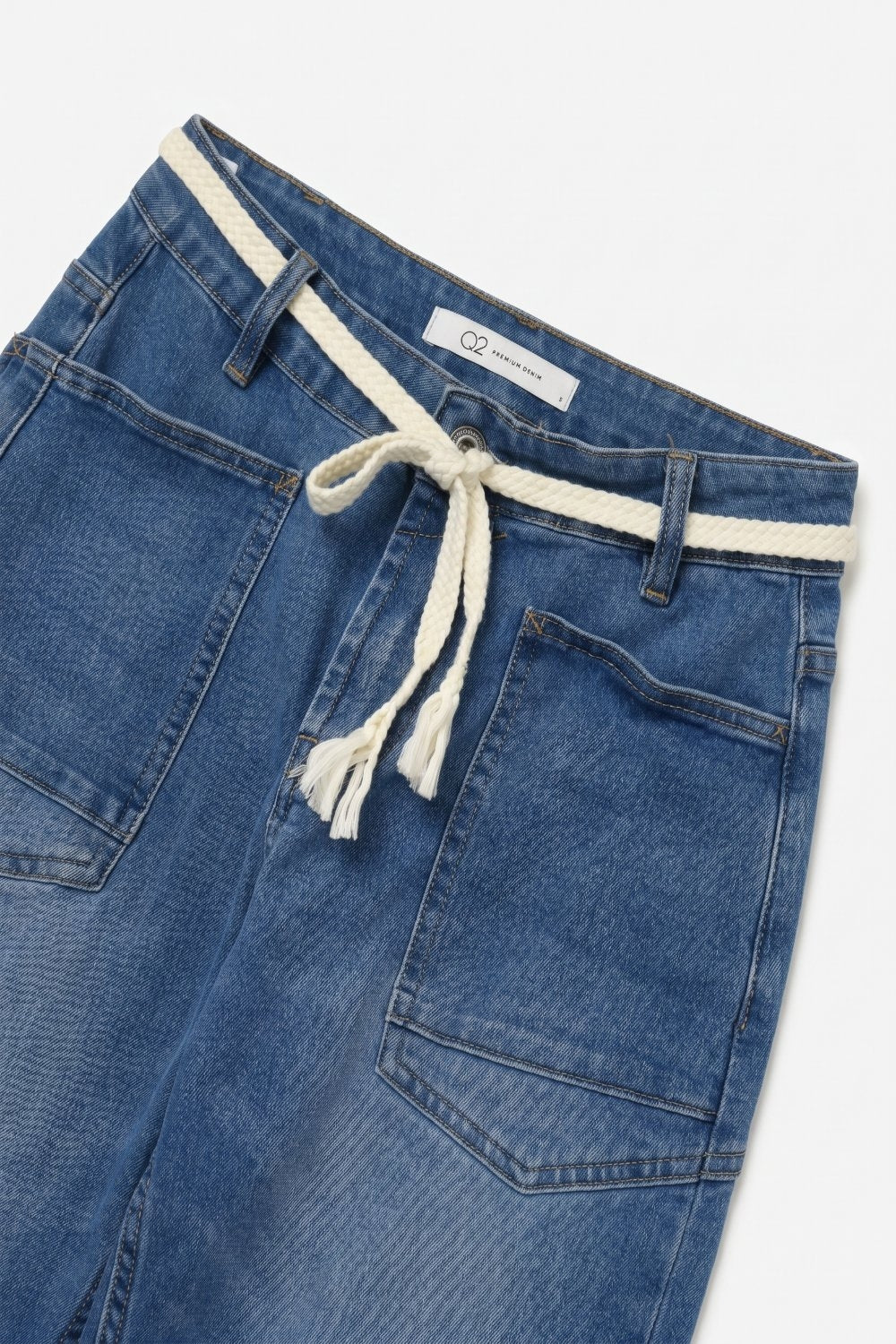 Jeans Azul Médio Lavagem no Tornozelo com Perna Larga e Cinto