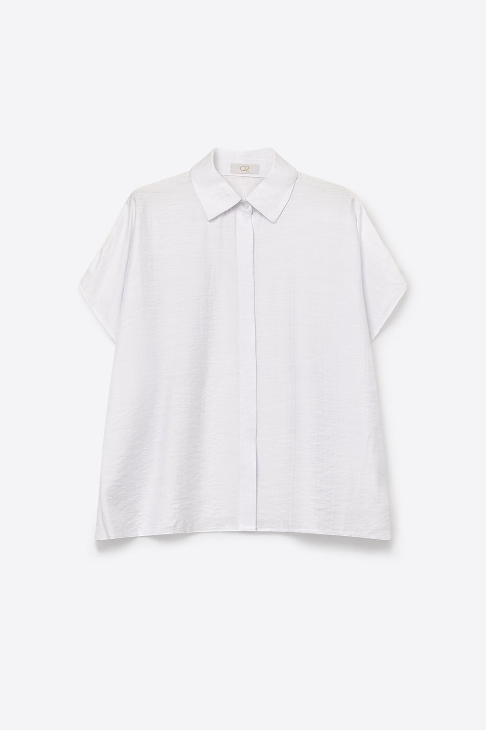 Camisa branca de algodão texturizado de manga curta com colarinho e ajuste descontraído