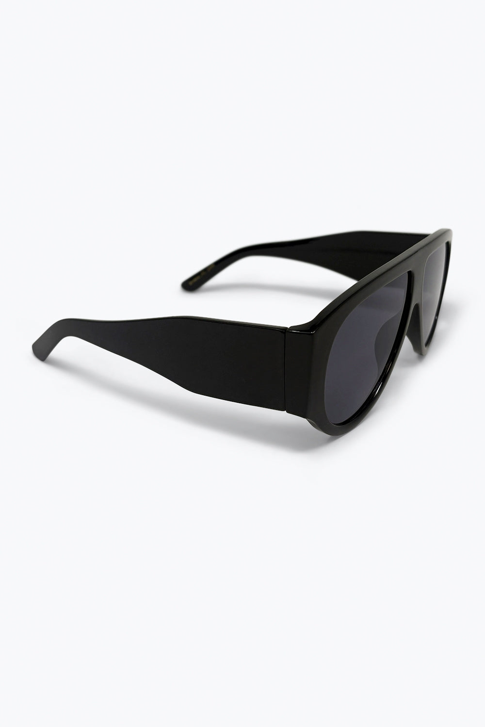 Óculos de Sol Escudo Preto Oversized com Lentes Escuras