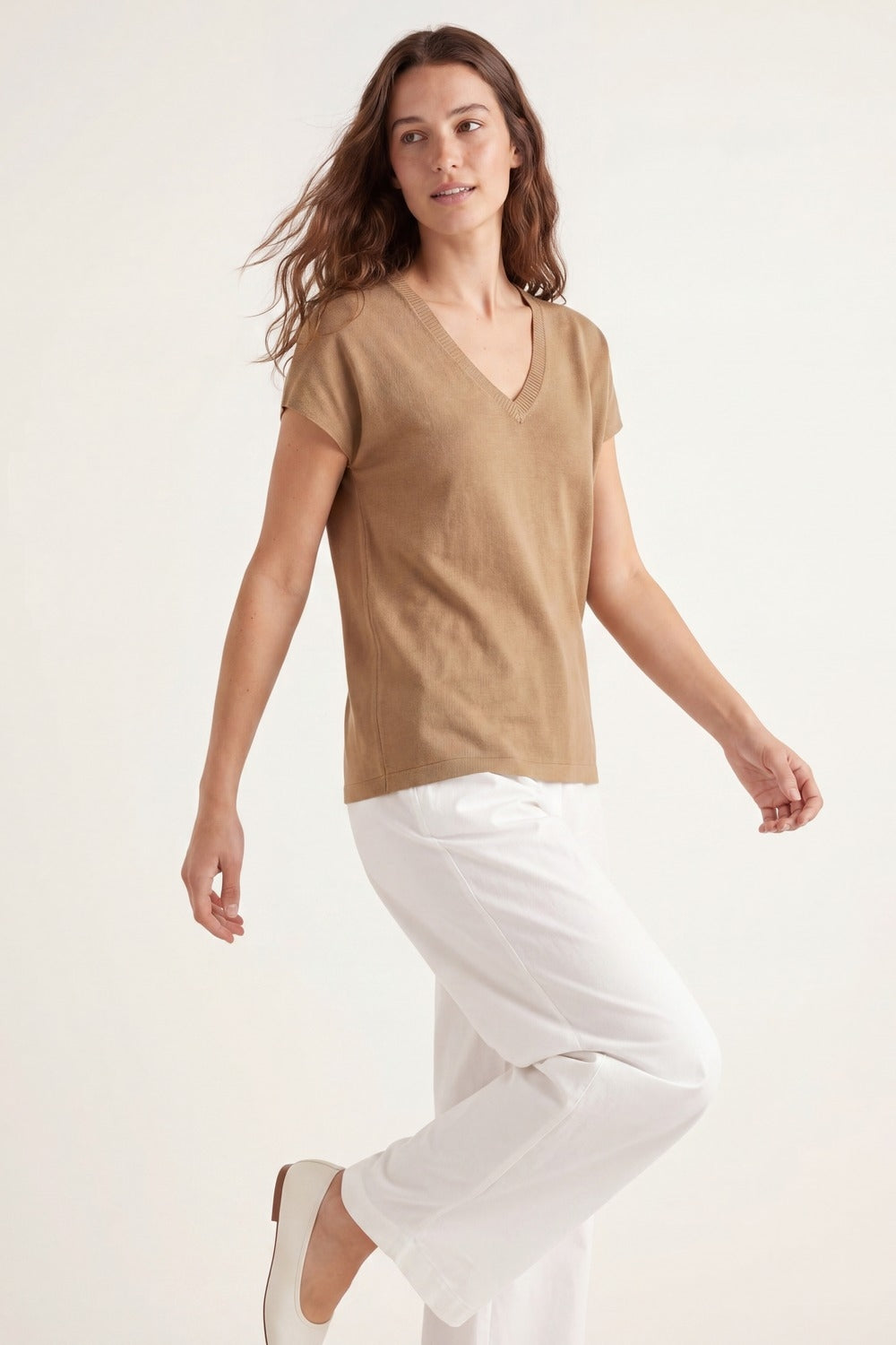 Camel Camisola de malha fina com decote em V e manga curta