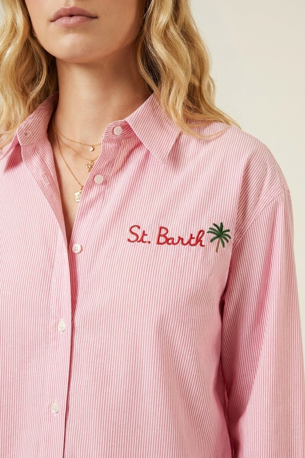 Camisa rosa com botões e listras com detalhe bordado St Barth