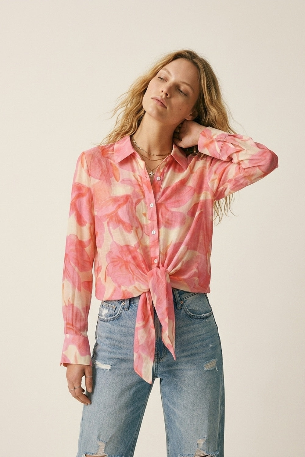 Camisa com botões de manga comprida com estampado floral cor-de-rosa