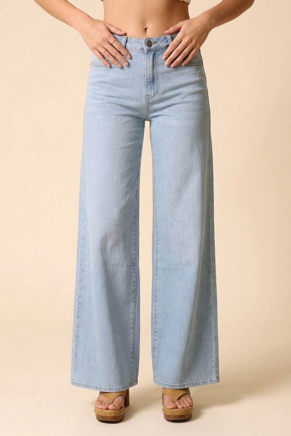 Denim de Cintura Alta e Perna Larga em Lavagem Azul Claro