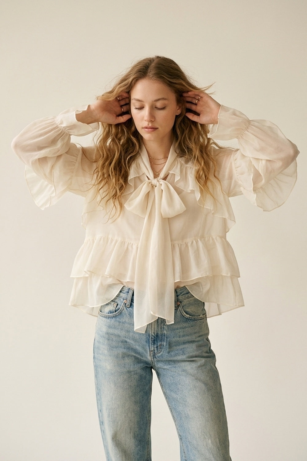 Blusa Transparente com Babados em Tecido de Chiffon