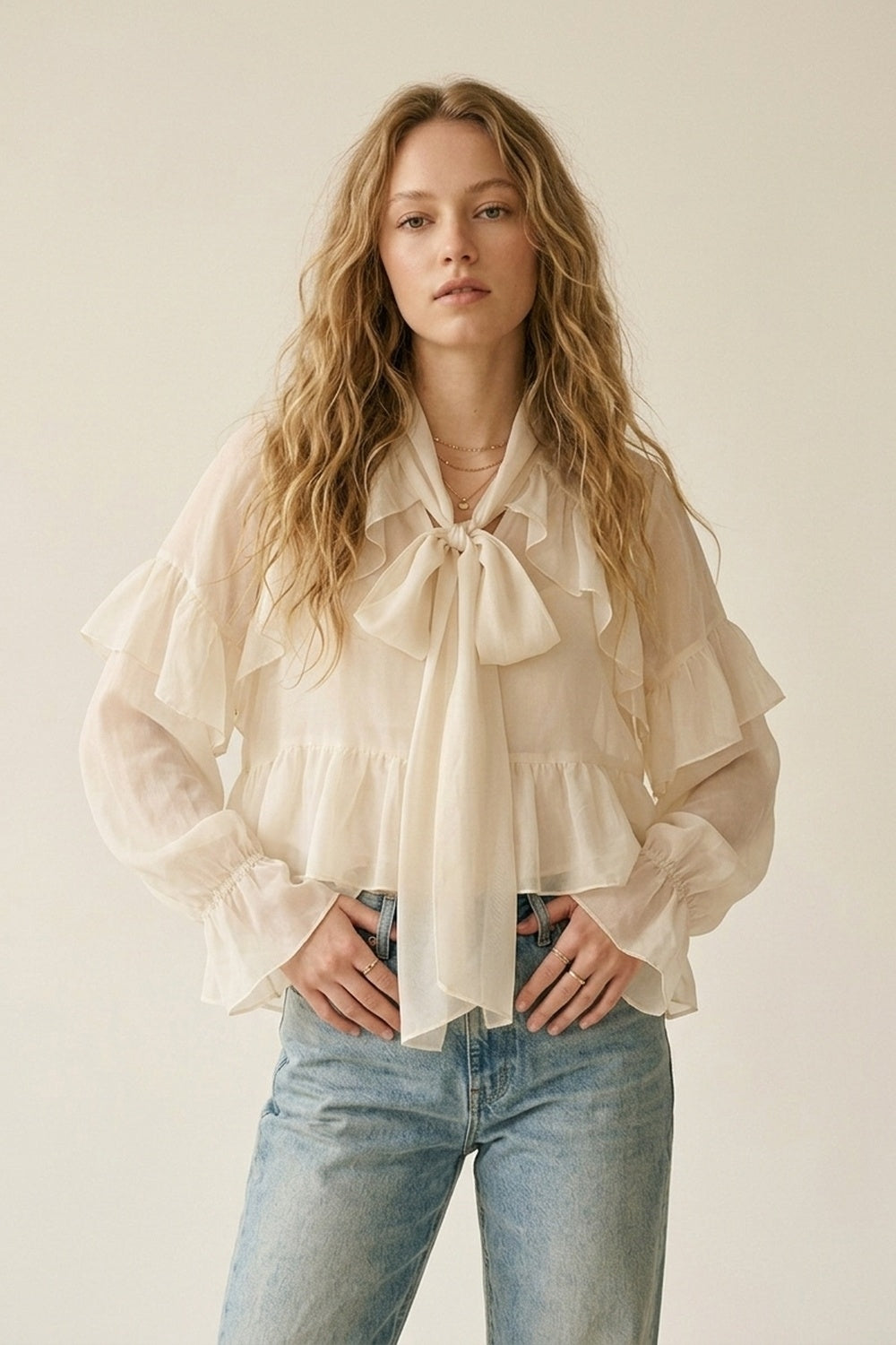 Blusa Transparente com Babados em Tecido de Chiffon