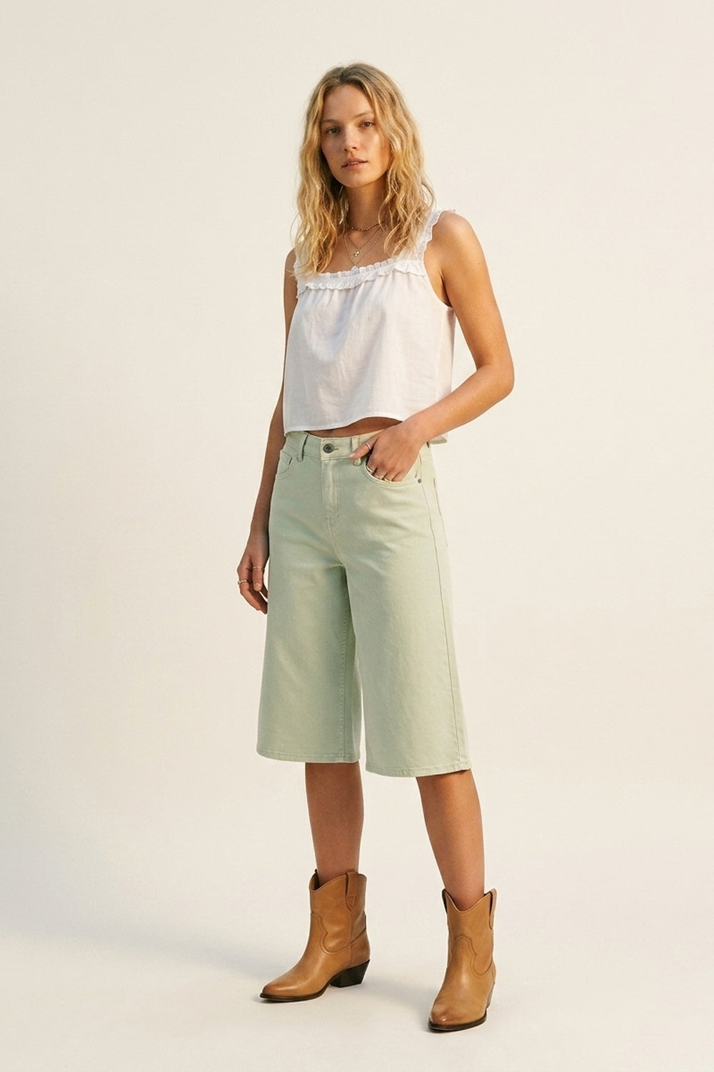 Bermuda de sarja stretch em Verde Menta