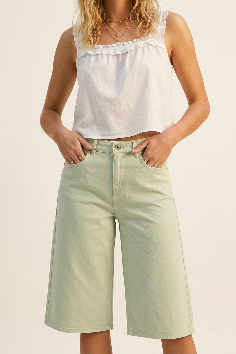 Bermuda de sarja stretch em Verde Menta