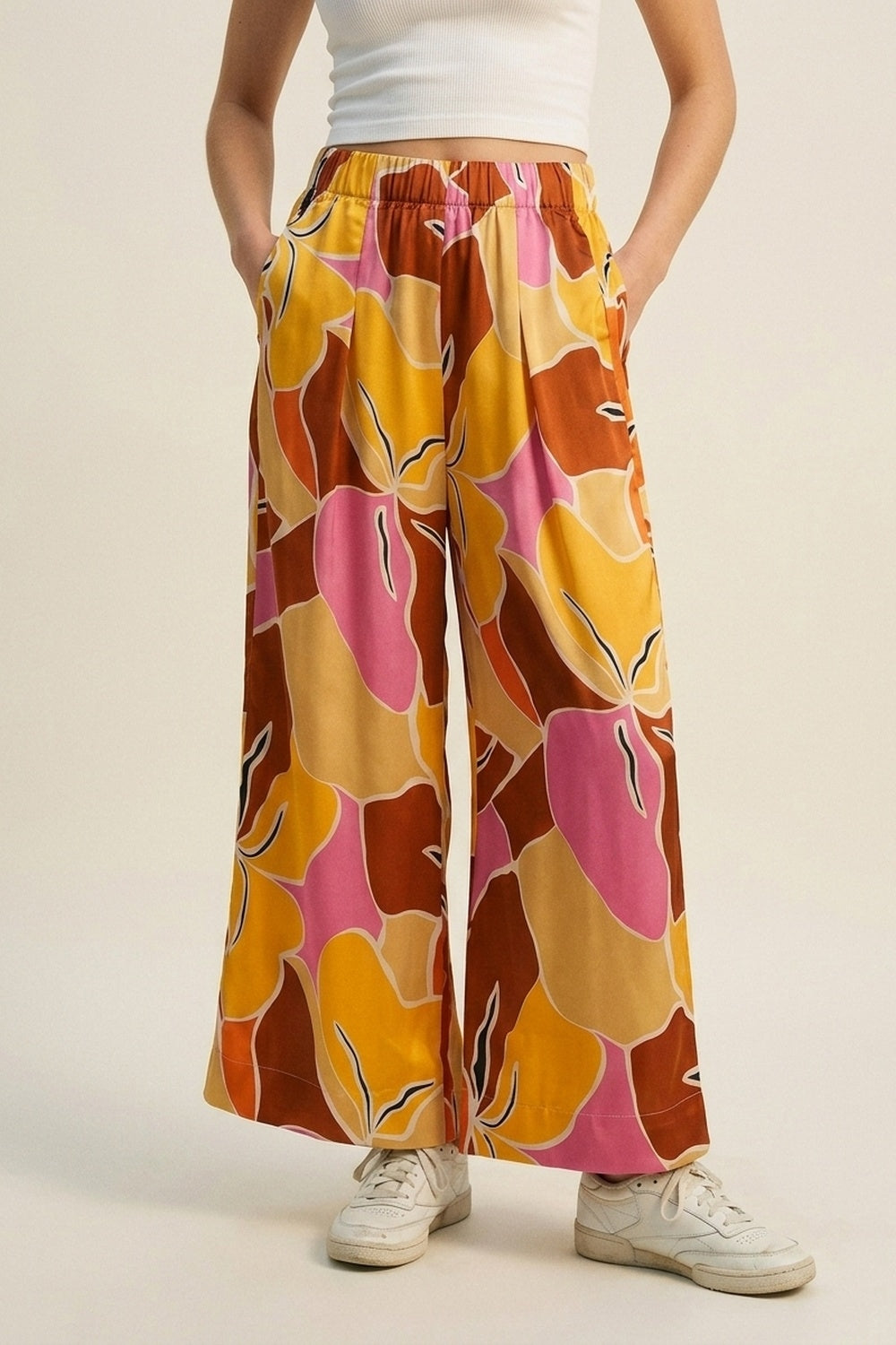 Calças Pantalonas de Estampa Tropical em Tons Quentes de Laranja