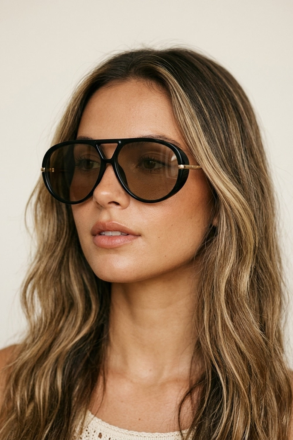 Óculos de Sol Estilo Aviador Preto com Lentes Marrons