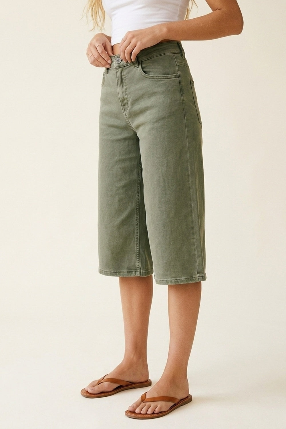 Bermuda Jeans Cropped de Perna Larga Verde Oliva