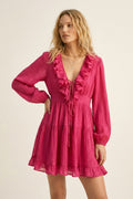 Vestido Mini Fúcsia de Chiffon Amassado com Babados Decote em V e Cintura Ajustável