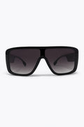 Óculos de Sol com Lentes em Degradê e Armação Preta Oversize Shield