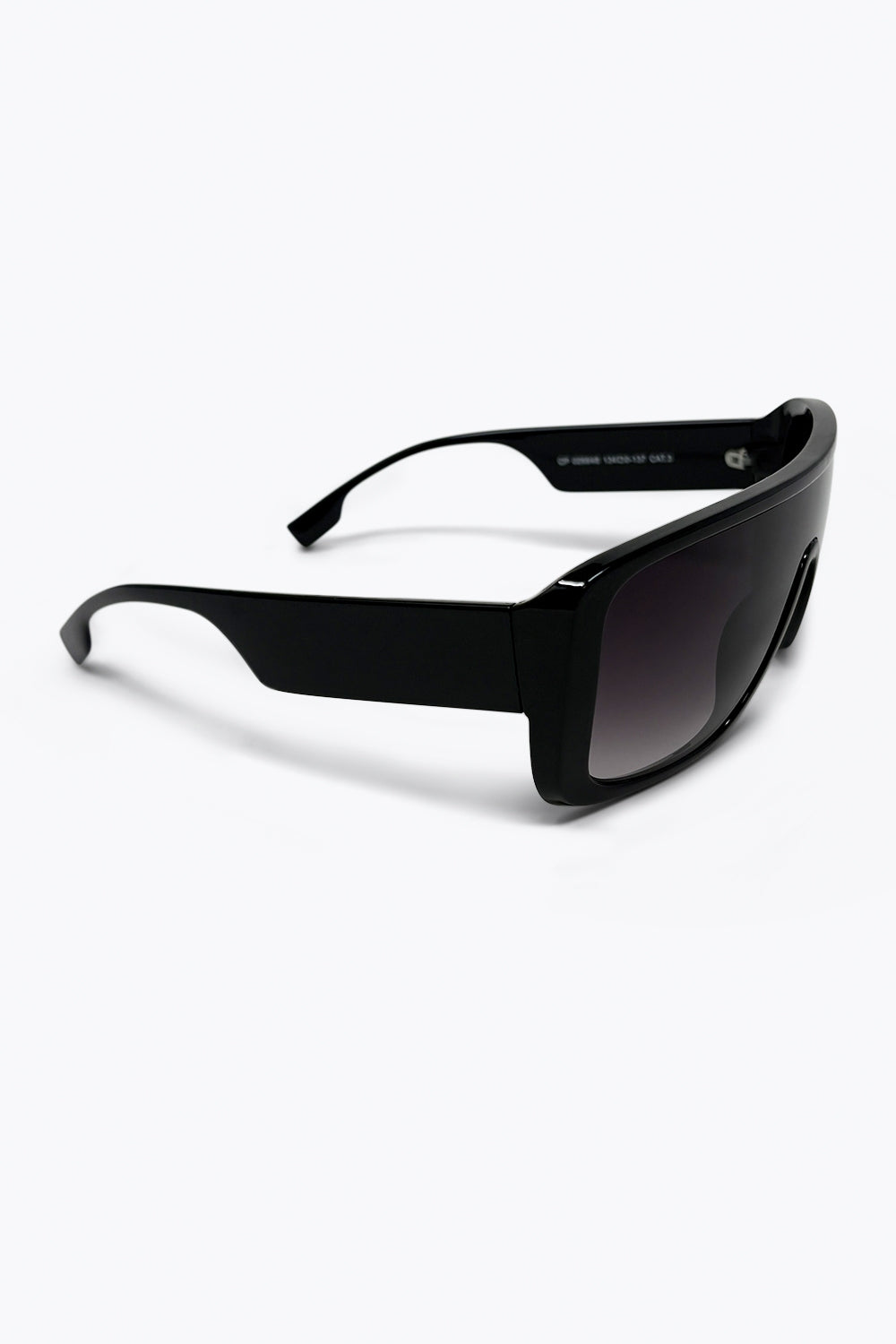 Óculos de Sol com Lentes em Degradê e Armação Preta Oversize Shield