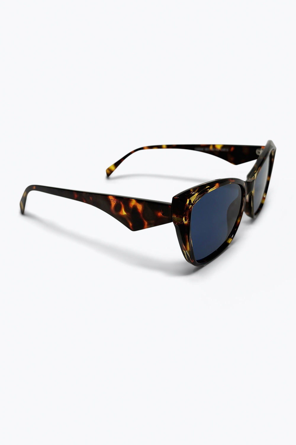 Óculos de Sol Olho de Gato em Acetato com Lentes Azuis e Padrão Tartaruga Multicolorido