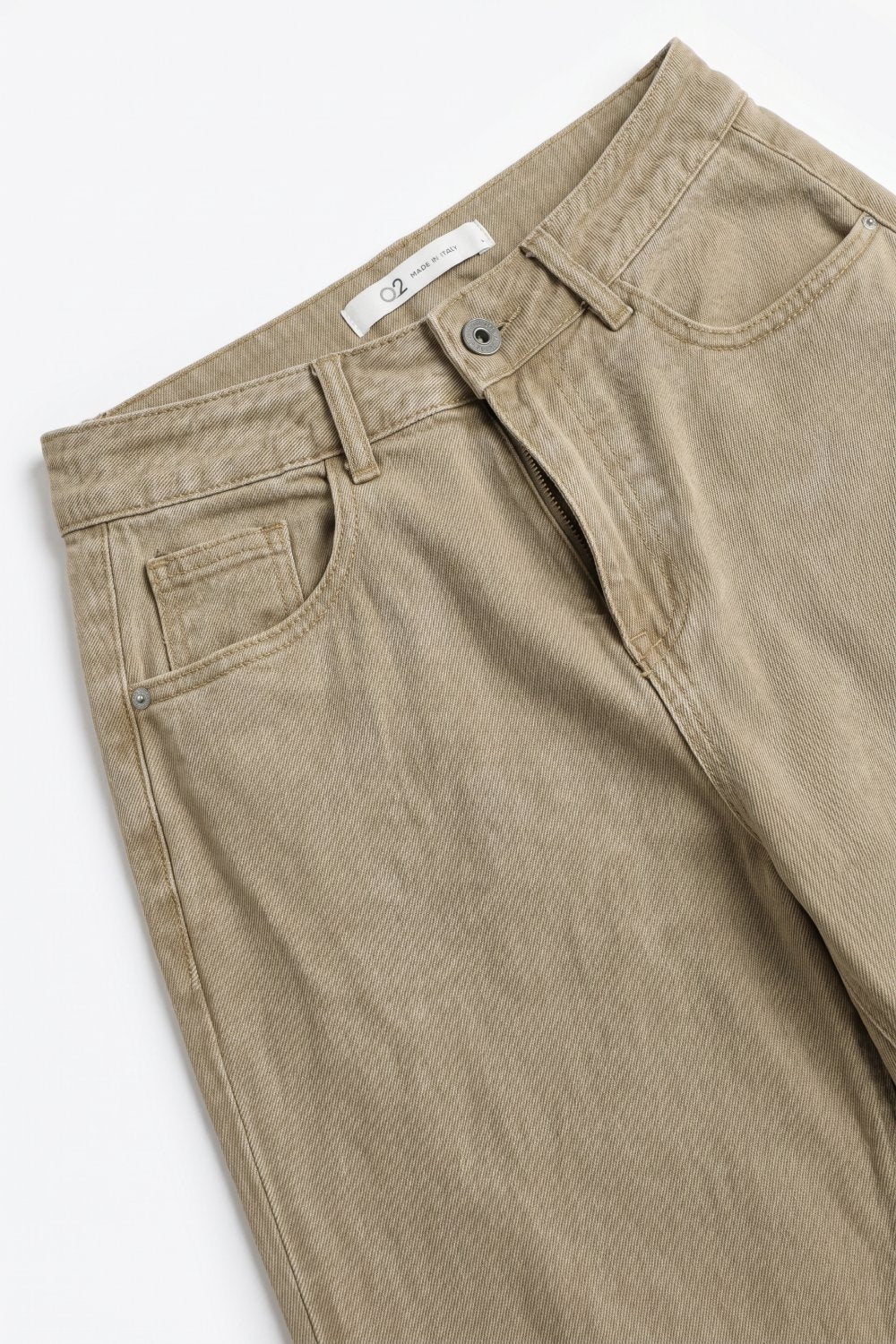 Jeans Bege de Denim Macio com Stretch e Perna Larga com costura no joelho