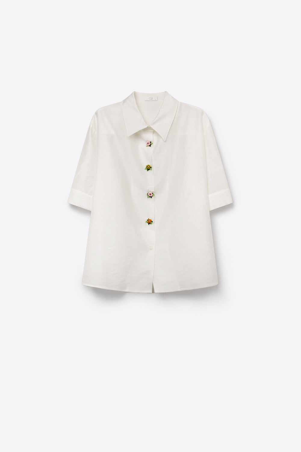 Camisa Branca de Tencel com Botões de Flor de Joia