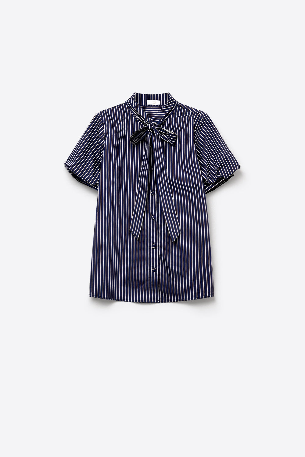 Camisa com Gravata Borboleta Listrada Marinho de Manga Curta em Popeline