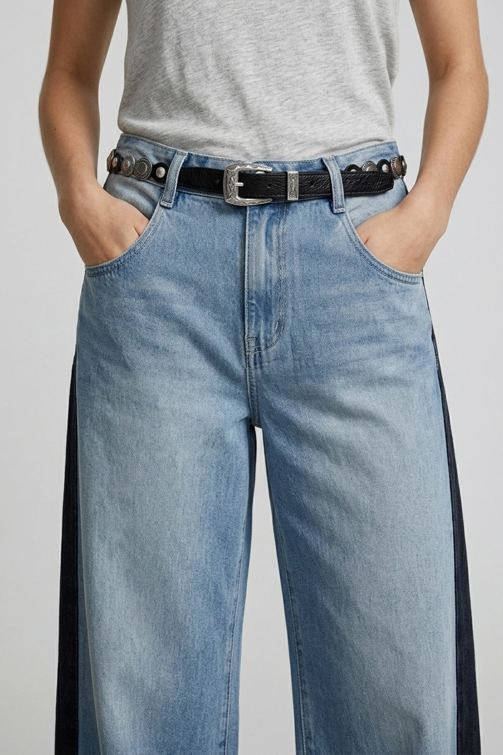 Cinto Preto de Couro Sintético com Ilhós e Fivela Slim no Estilo Western