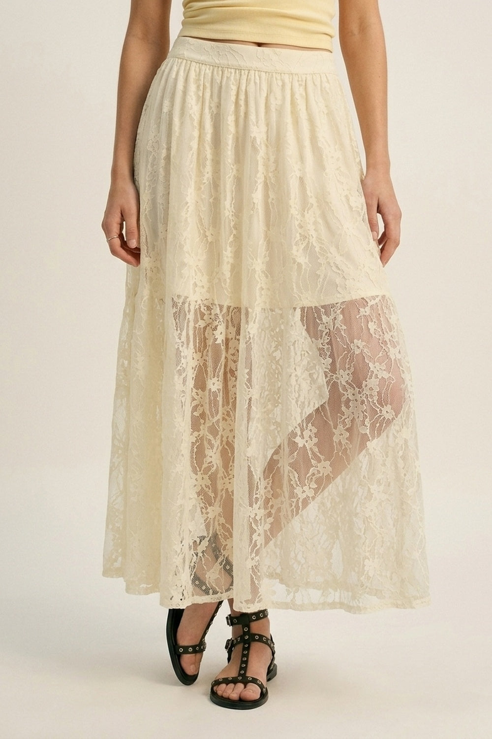Saia longa de tecido rendado floral creme com cintura elástica
