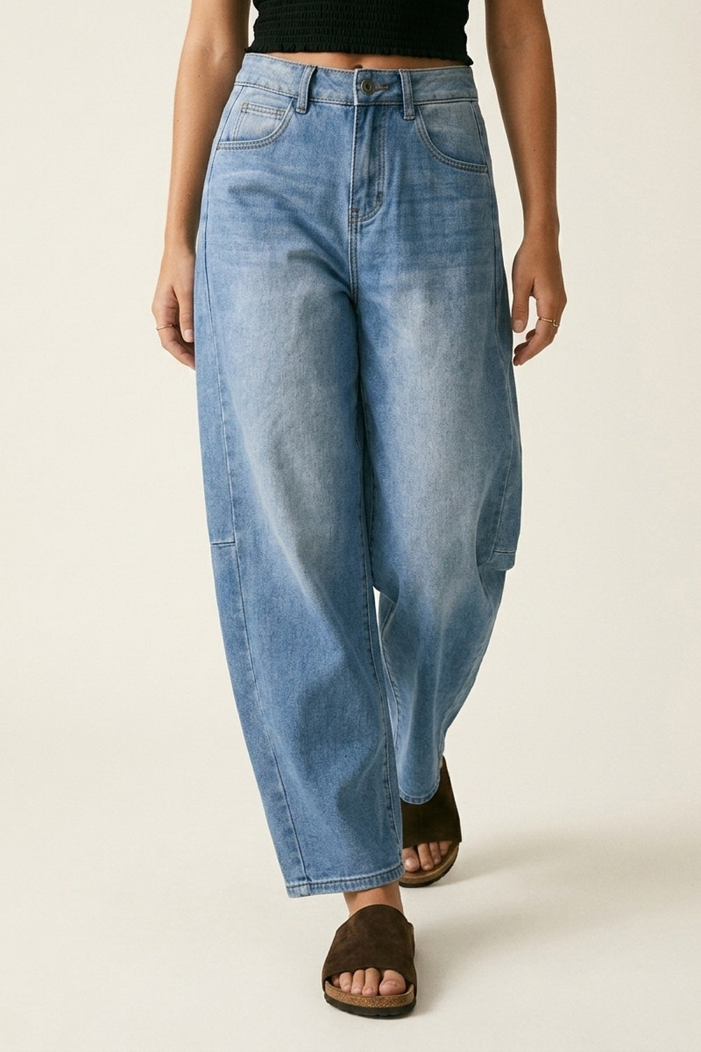 Jeans Relaxados de Perna Larga em Denim Azul Claro com Costura Lateral