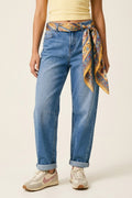 Jeans Azuis de Caimento Solto com Lavagem Clara e Costura Lateral