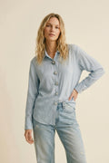 Blusa Azul Claro com Botões Decorados em Tecido Tencel