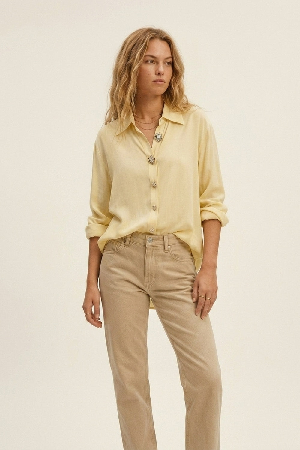 Blusa Amarela Manteiga com Detalhes e Botões em Tecido Tencel