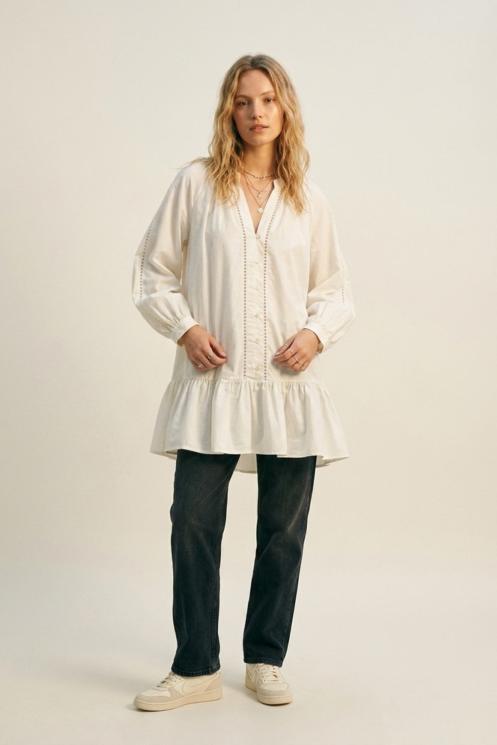 Vestido Camponês de Popeline de Algodão Leve em branco com Barra de Babados