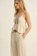 Blusa Peplum com Botões na Frente e Detalhe Bordado em Creme